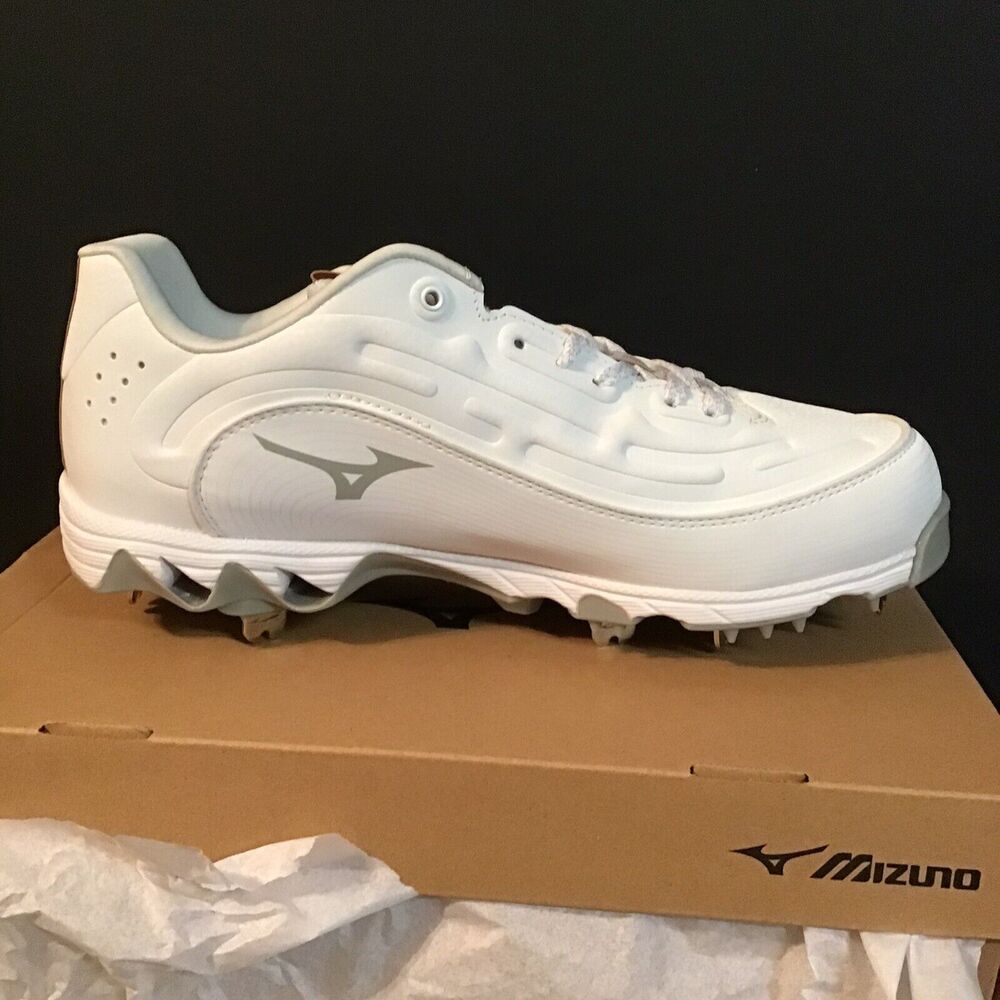 Mizuno Women's Size 10 Softball Low White Metal Cleats 9-Spike  11GM236001 NEW